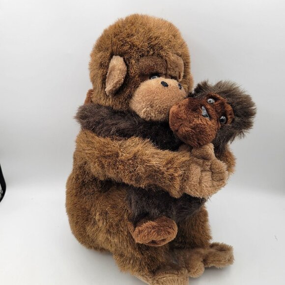 Vintage Dakin Hugging Gorilla Plush Lot Baby & Parent - Picture 1 of 14